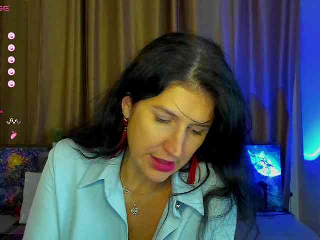 AliannaSoloKisses webcam