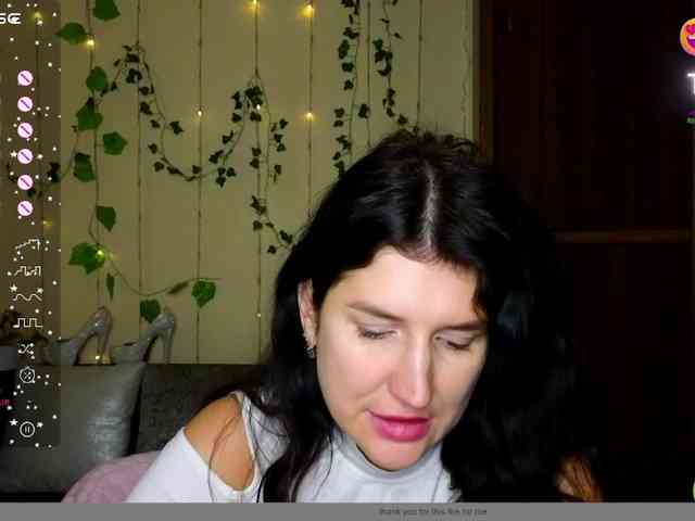 AliannaSoloKisses webcam