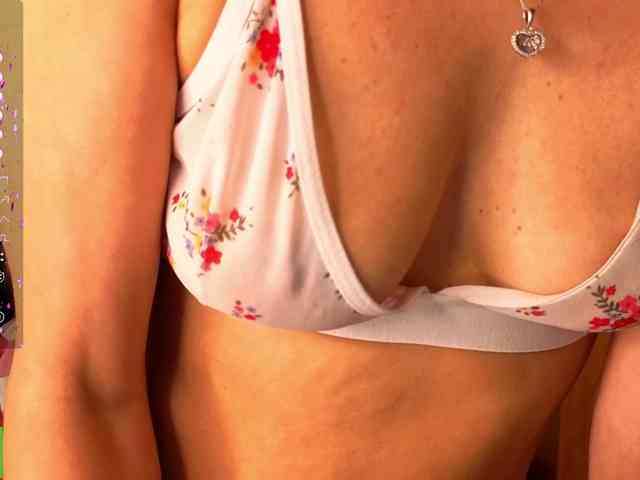 AliannaSoloKisses webcam