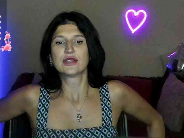 AliannaSoloKisses webcam