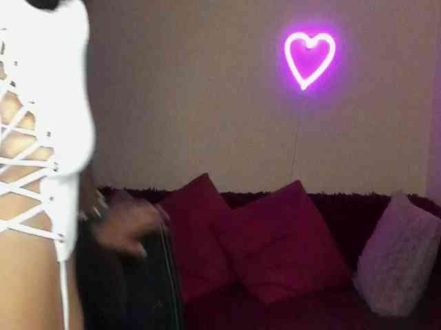 AliannaSoloKisses webcam