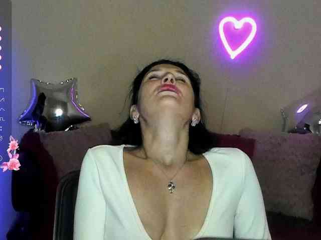AliannaSoloKisses webcam