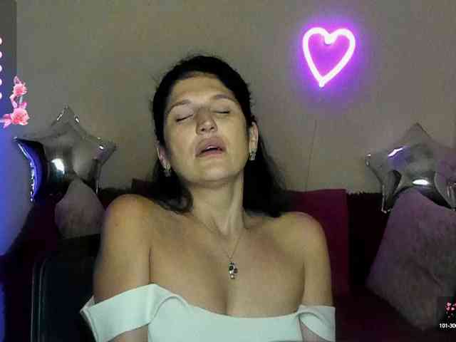 AliannaSoloKisses webcam