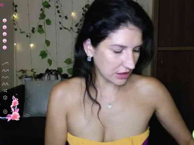 AliannaSoloKisses webcam