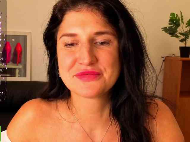 AliannaSoloKisses webcam