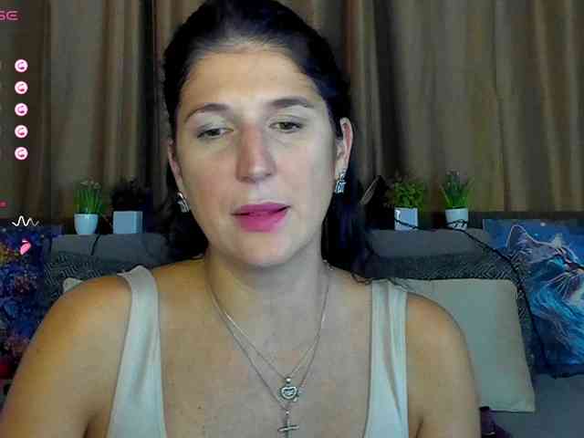 AliannaSoloKisses webcam