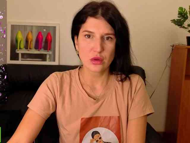 AliannaSoloKisses webcam