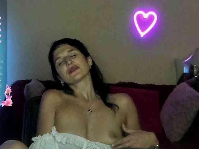 AliannaSoloKisses webcam