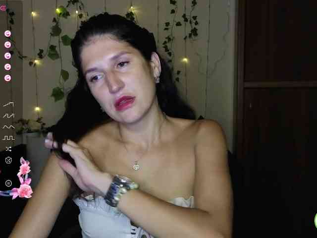 AliannaSoloKisses webcam