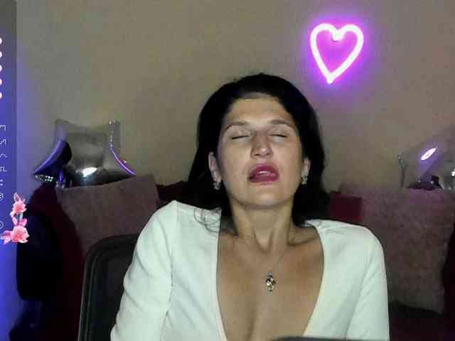 AliannaSoloKisses webcam