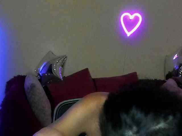 AliannaSoloKisses webcam