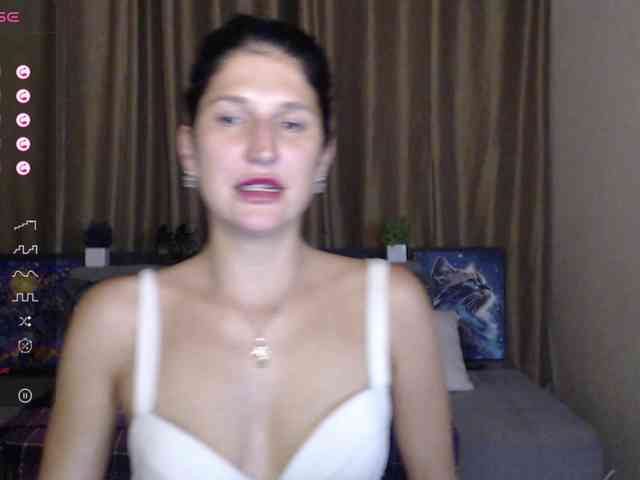 AliannaSoloKisses webcam
