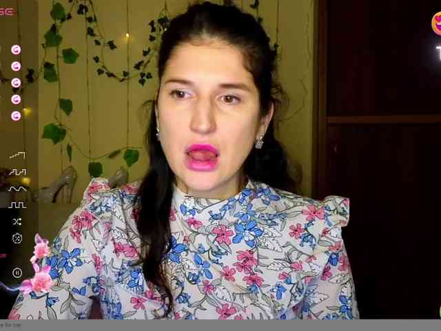 AliannaSoloKisses webcam