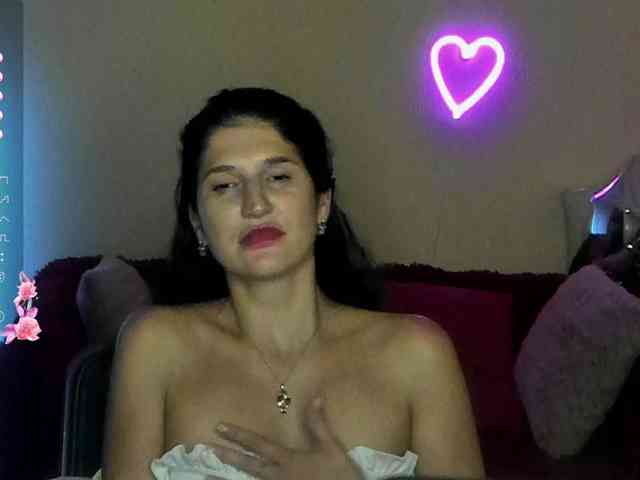 AliannaSoloKisses webcam