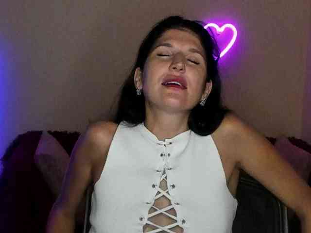 AliannaSoloKisses webcam