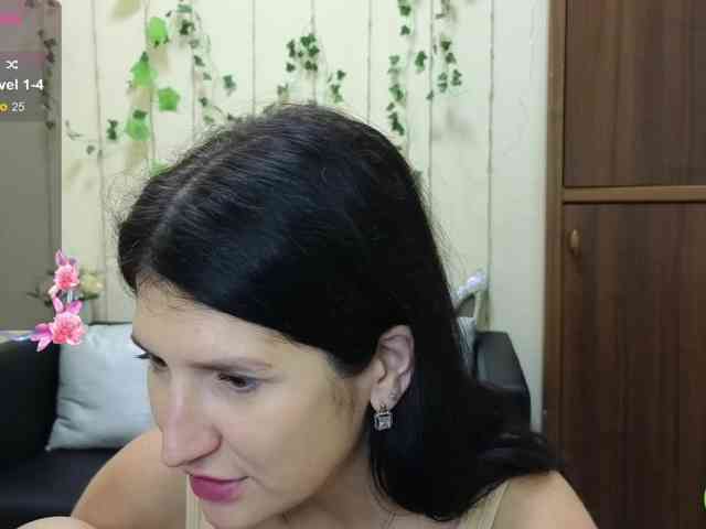 AliannaSoloKisses webcam