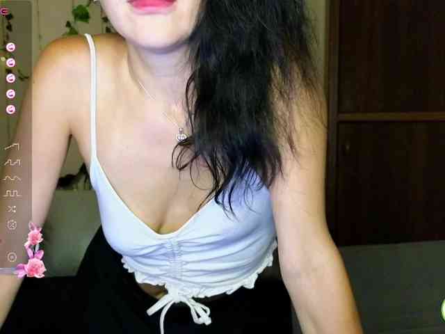 AliannaSoloKisses webcam