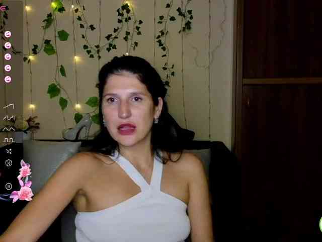 AliannaSoloKisses webcam