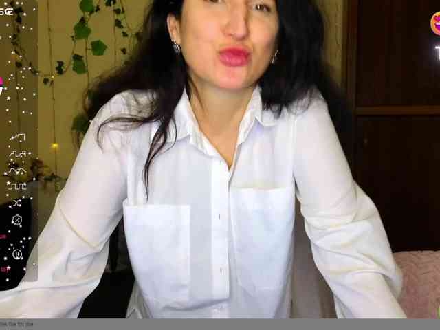 AliannaSoloKisses webcam