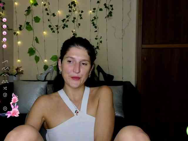 AliannaSoloKisses webcam