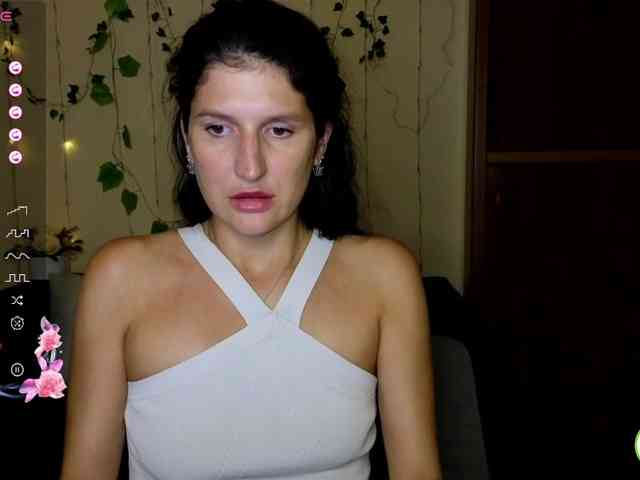 AliannaSoloKisses webcam