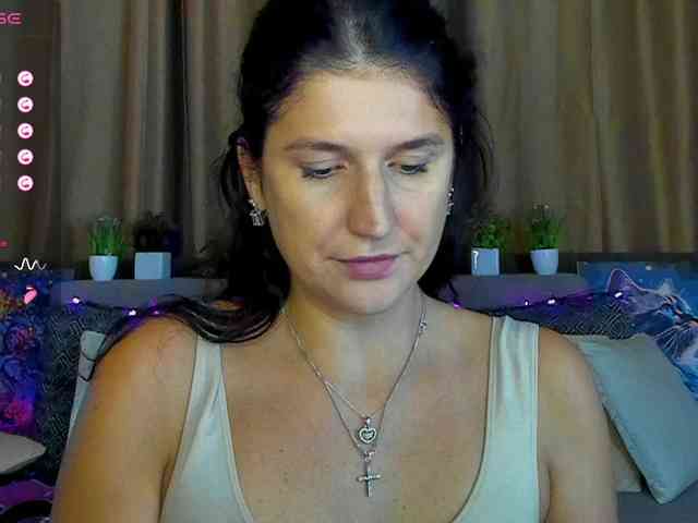 AliannaSoloKisses webcam