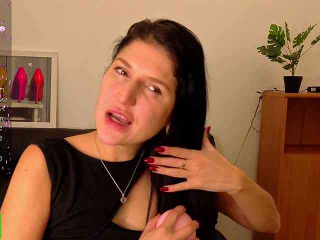 AliannaSoloKisses webcam