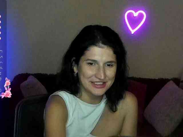 AliannaSoloKisses webcam