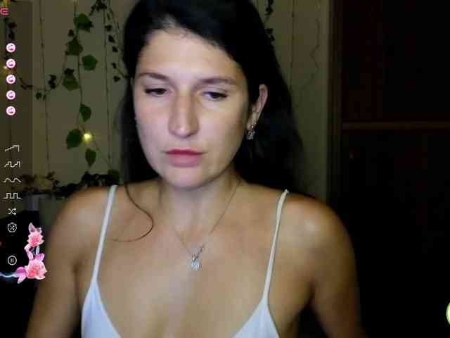 AliannaSoloKisses webcam