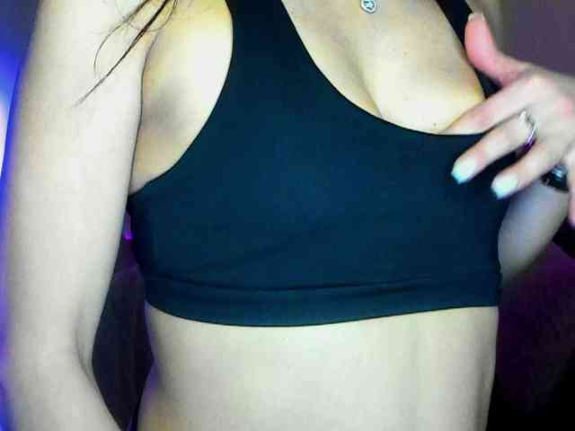 AliannaSoloKisses webcam