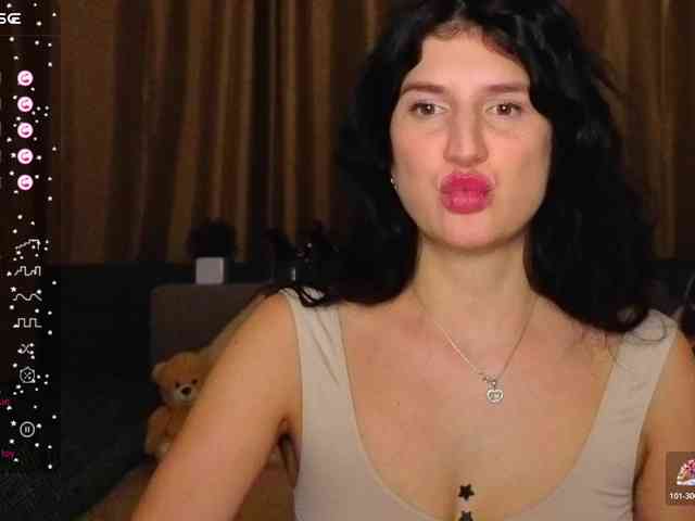 AliannaSoloKisses webcam