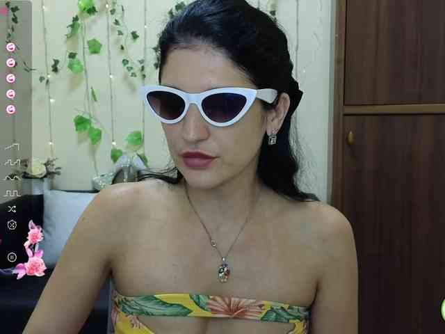 AliannaSoloKisses webcam