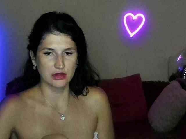 AliannaSoloKisses webcam