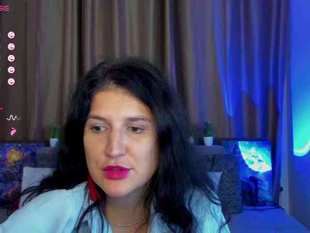 AliannaSoloKisses webcam
