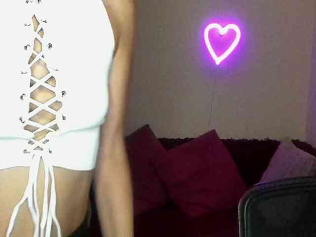 AliannaSoloKisses webcam