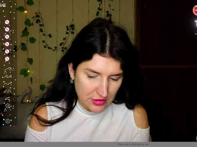 AliannaSoloKisses webcam