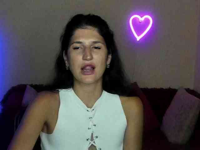 AliannaSoloKisses webcam