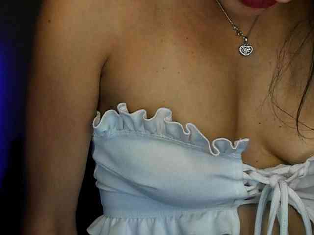 AliannaSoloKisses webcam