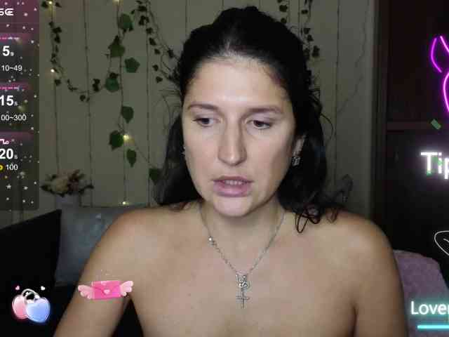 AliannaSoloKisses webcam