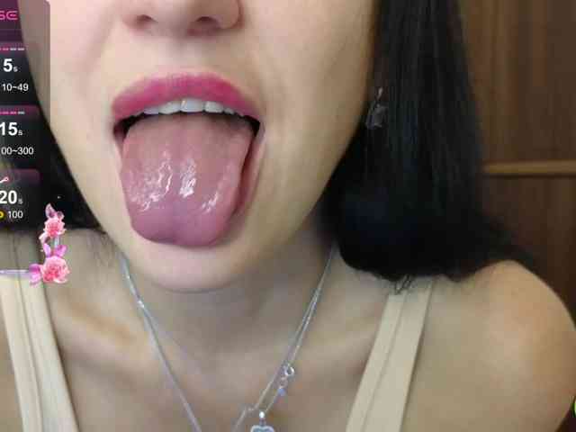 AliannaSoloKisses webcam