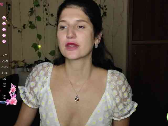 AliannaSoloKisses webcam