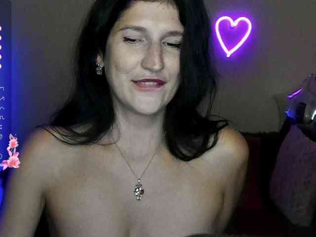 AliannaSoloKisses webcam