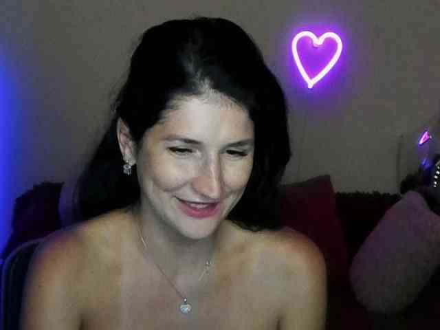 AliannaSoloKisses webcam