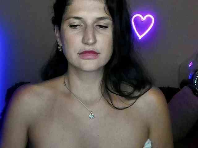 AliannaSoloKisses webcam
