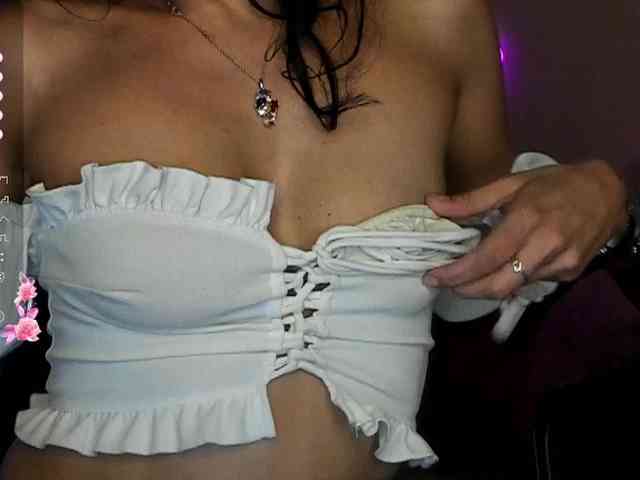 AliannaSoloKisses webcam