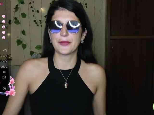 AliannaSoloKisses webcam