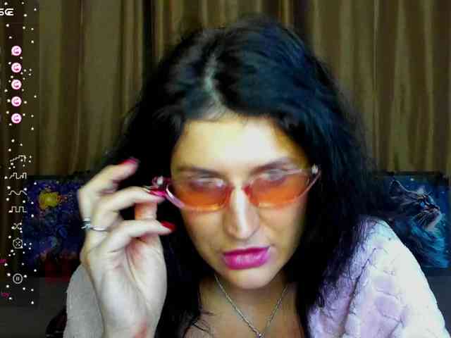 AliannaSoloKisses webcam