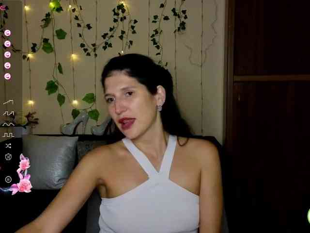 AliannaSoloKisses webcam