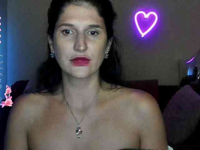 AliannaSoloKisses webcam