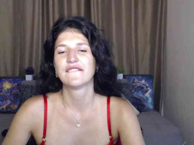 AliannaSoloKisses webcam